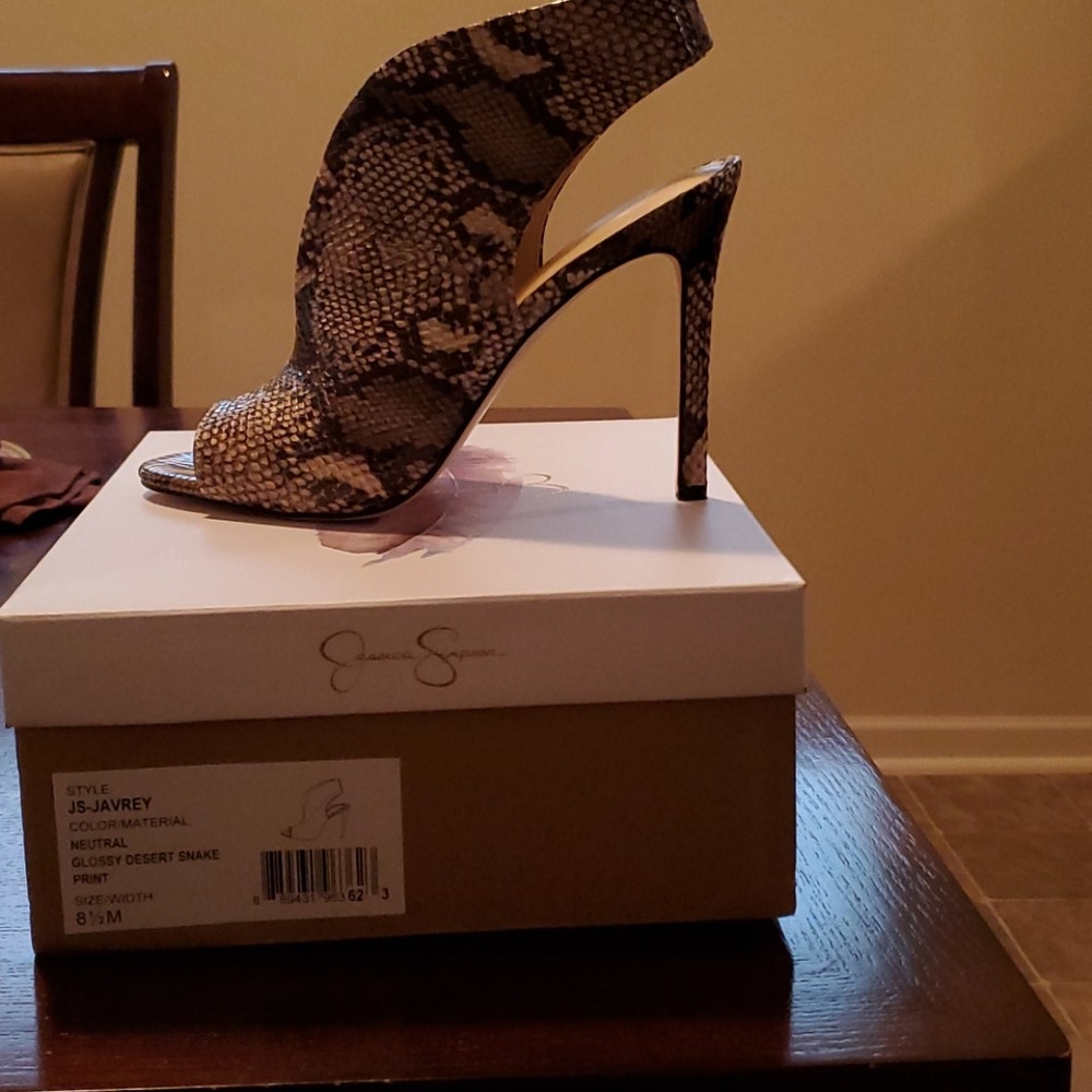 Jessica Simpson:Javrey Sandal